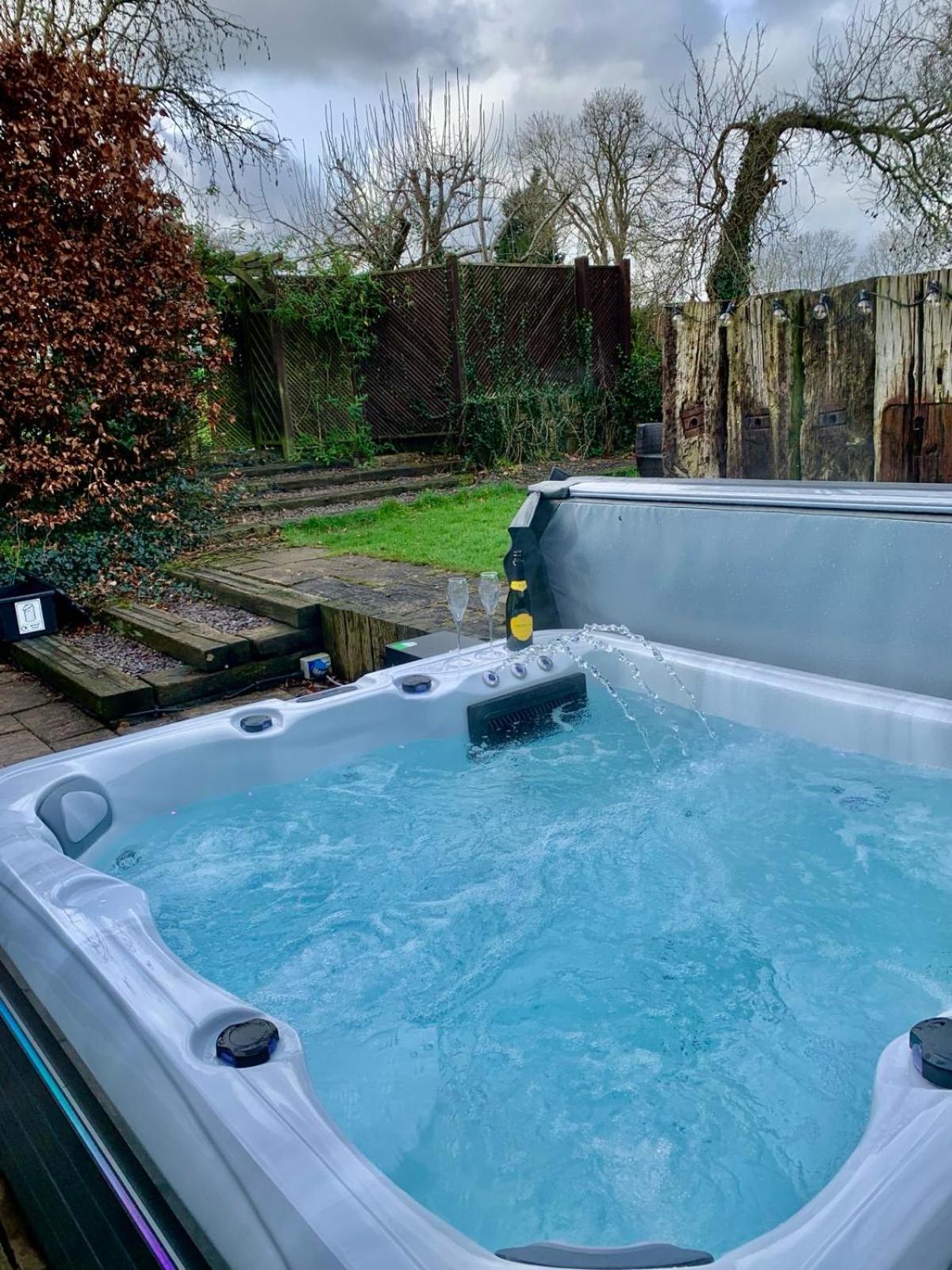 The Summerhouse, Countryside Retreat With Private Hot Tub Bridgnorth Zewnętrze zdjęcie