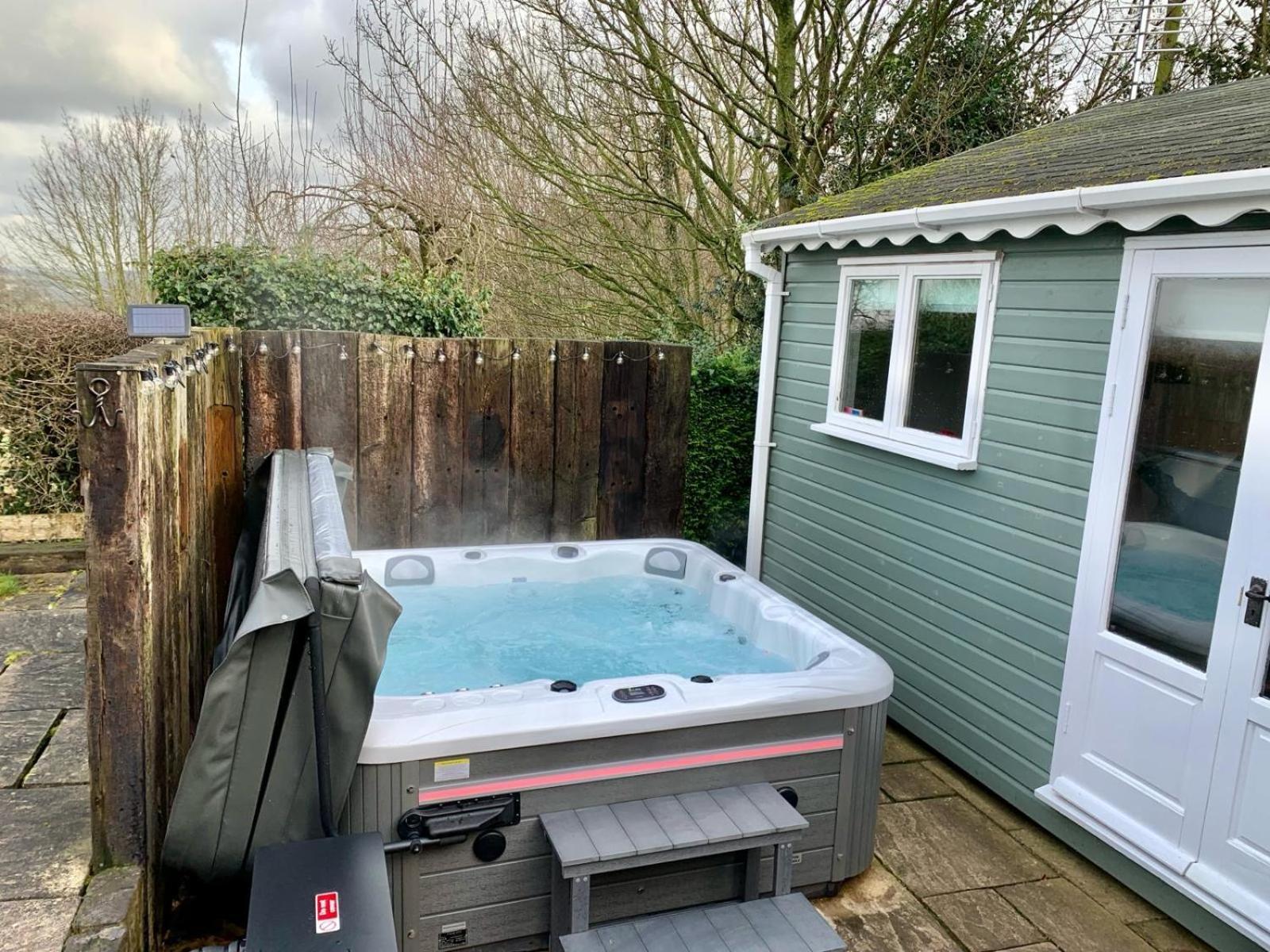 The Summerhouse, Countryside Retreat With Private Hot Tub Bridgnorth Zewnętrze zdjęcie