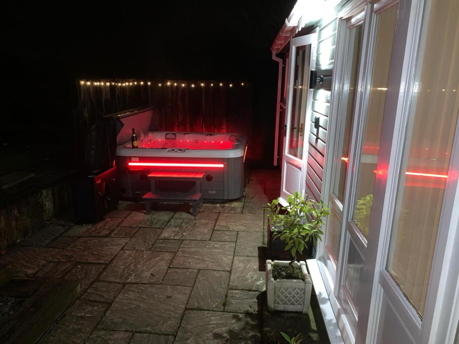The Summerhouse, Countryside Retreat With Private Hot Tub Bridgnorth Zewnętrze zdjęcie