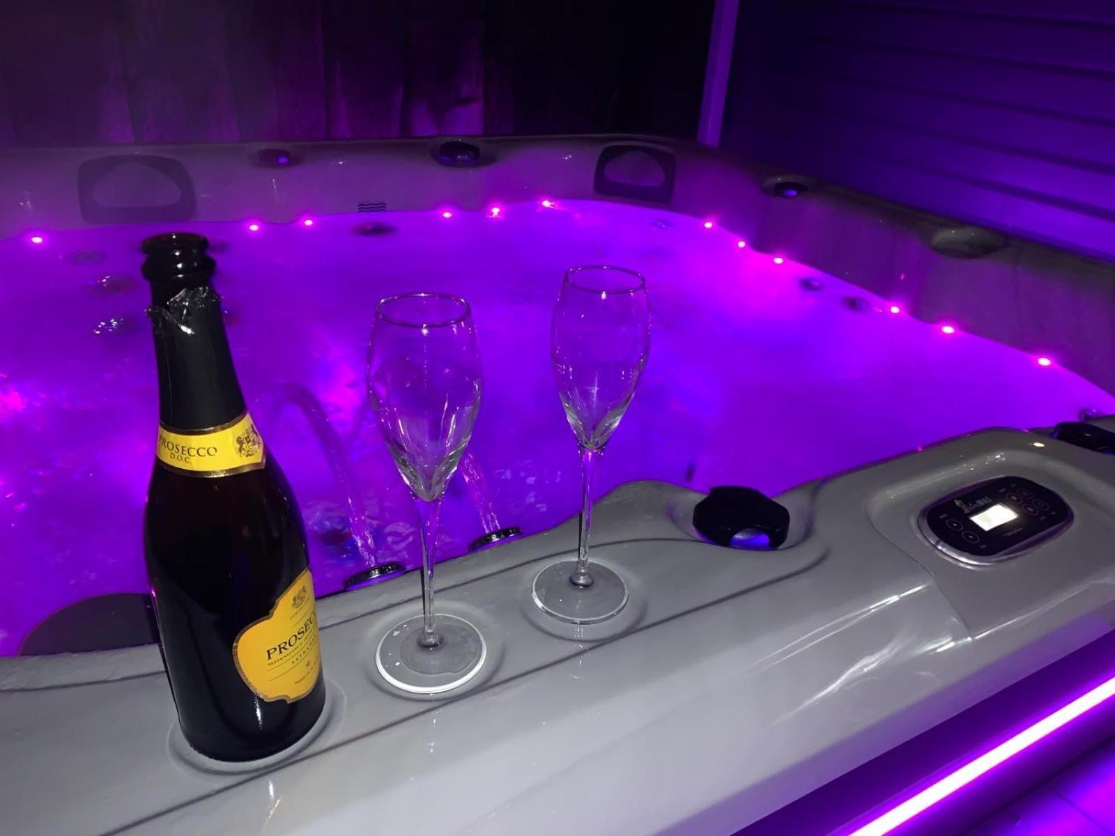 The Summerhouse, Countryside Retreat With Private Hot Tub Bridgnorth Zewnętrze zdjęcie